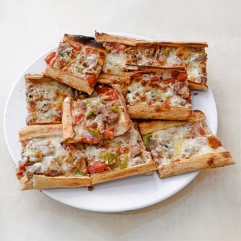 Kuşbaşı kaşarlı pide — taş fırından çıkmış, Lale Pide Afyonkarahisar